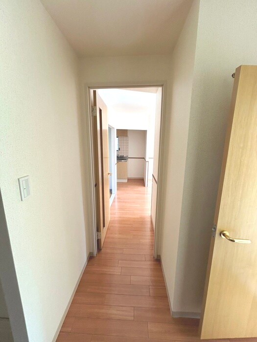 物件内観写真9　(廊下)