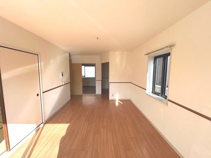 物件内観写真13　(居室)