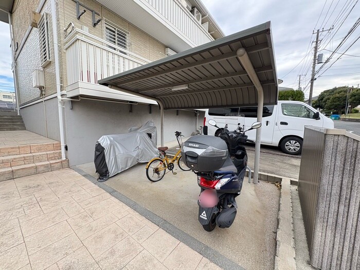 物件外観写真6　(駐輪場)