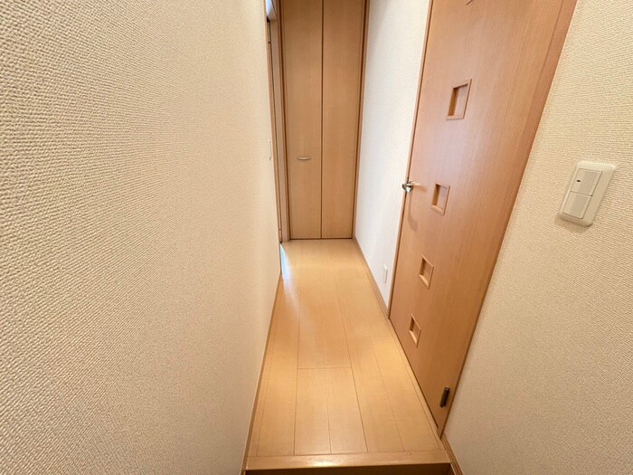 物件内観写真21　(廊下)