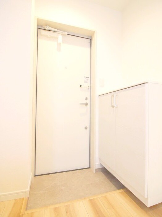 物件内観写真16　(玄関)