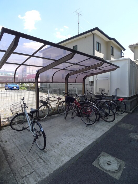 物件外観写真4　(駐輪場)