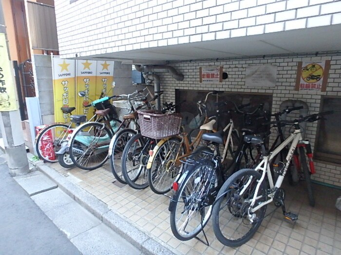 物件外観写真3　(駐輪場)