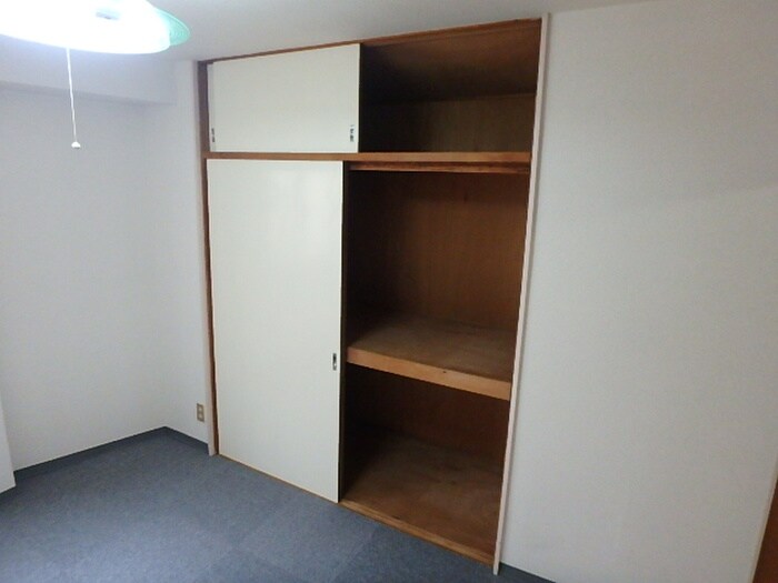 物件内観写真16　(収納)