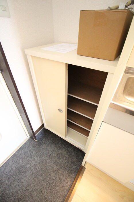 物件内観写真8　(靴箱)