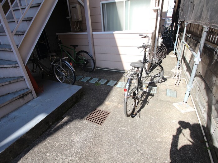 物件外観写真5　(駐輪場)