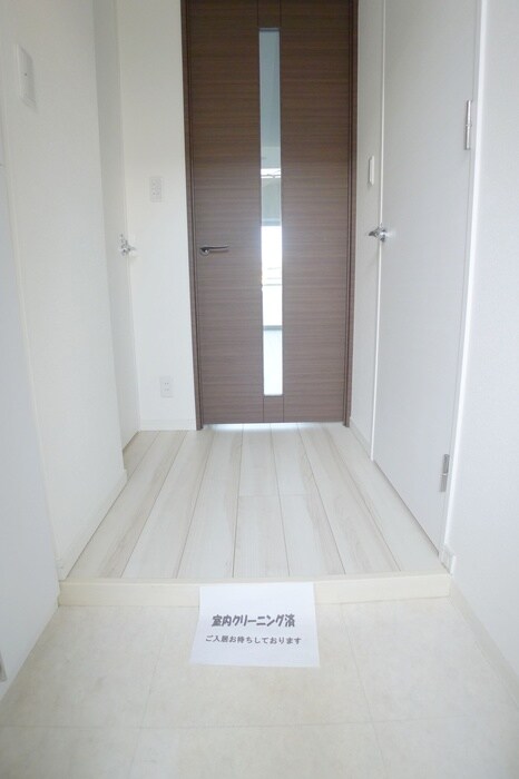 物件内観写真16　(玄関)
