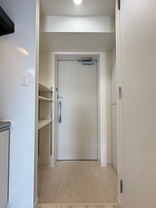 物件内観写真18　(玄関)