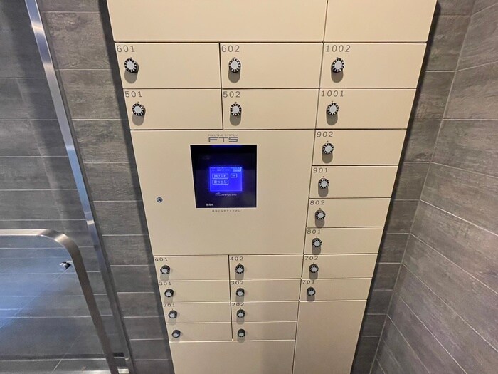 物件外観写真6　(エントランス部分)