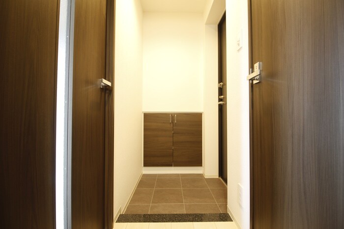 物件内観写真13　(玄関)