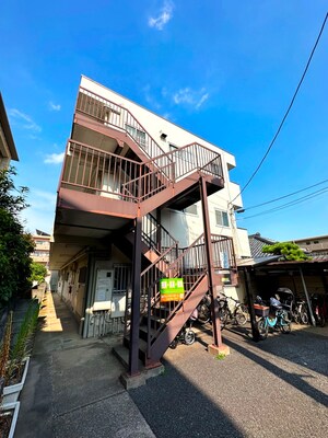 バレ－中浦和外観写真