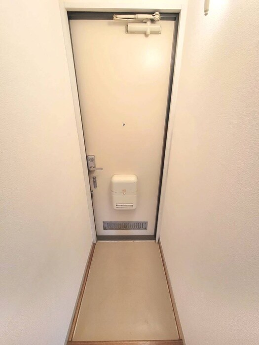 物件内観写真13　(玄関)