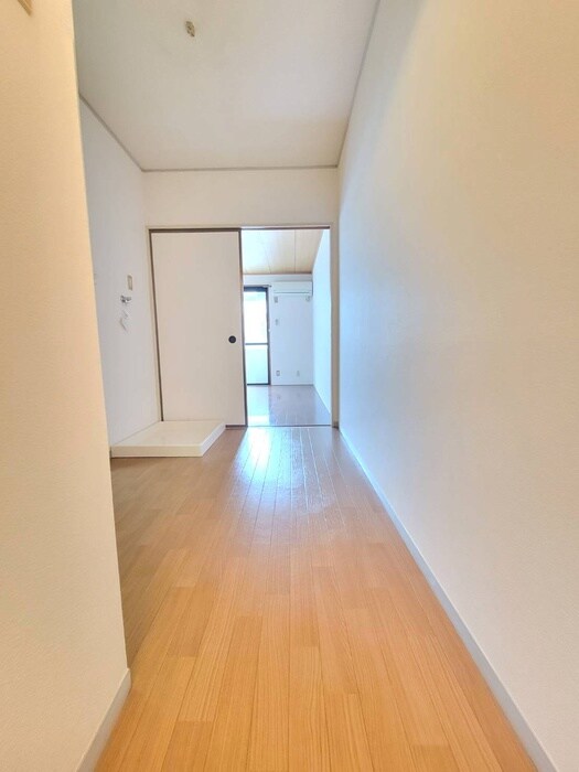 物件内観写真14　(廊下)