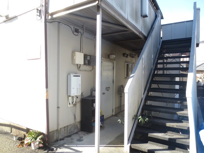 物件外観写真4　(エントランス部分)