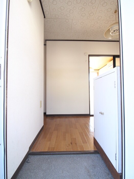 物件内観写真12　(玄関)