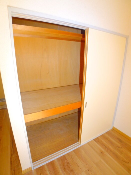 物件内観写真12　(収納)