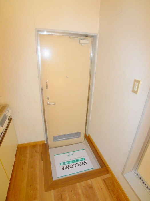 物件内観写真16　(玄関)