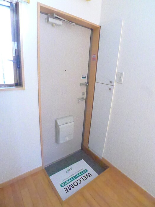 物件内観写真16　(玄関)