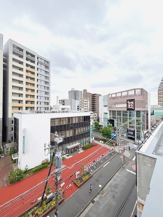 物件内観写真17　(室内からの展望)