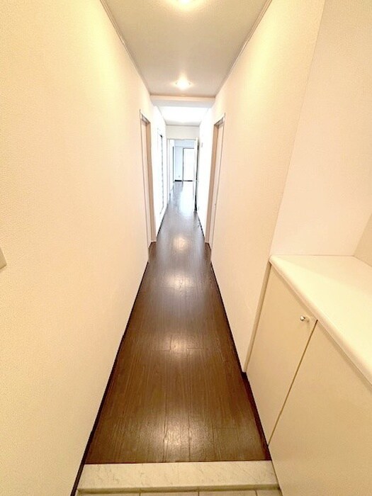 物件内観写真20　(廊下)
