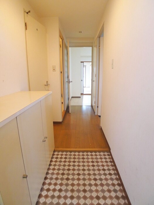 物件内観写真7　(玄関)