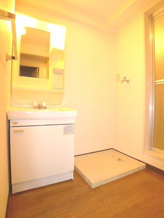 物件内観写真17　(洗濯機置場)