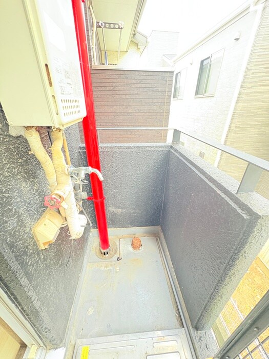 物件内観写真16　(洗濯機置場)