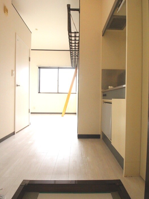 物件内観写真6　(玄関)