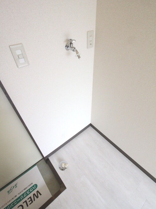 物件内観写真16　(洗濯機置場)