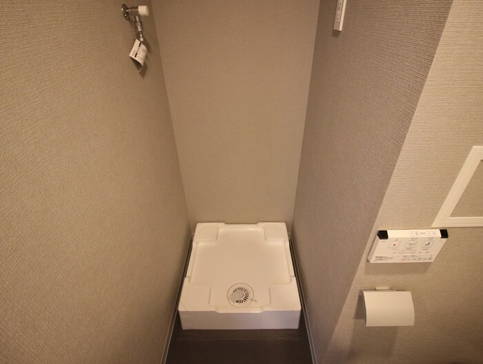 物件内観写真11　(洗濯機置場)