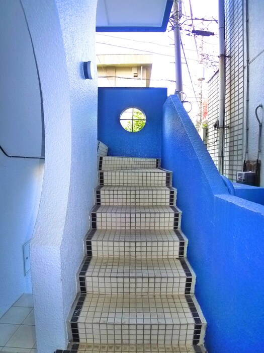 物件外観写真6　(エントランス部分)