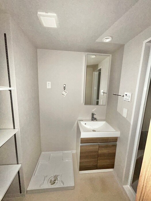 物件内観写真13　(洗面)