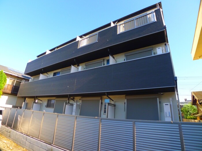 物件外観写真2　(建築中)