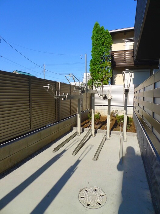 物件外観写真5　(駐輪場)