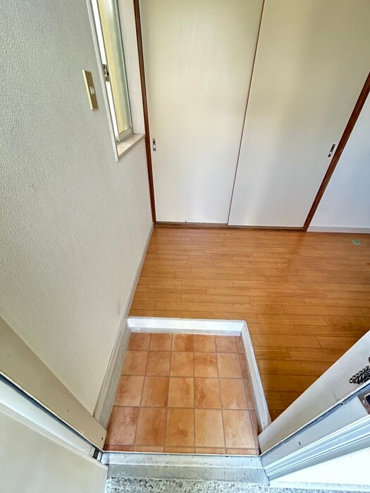 物件内観写真17　(玄関)