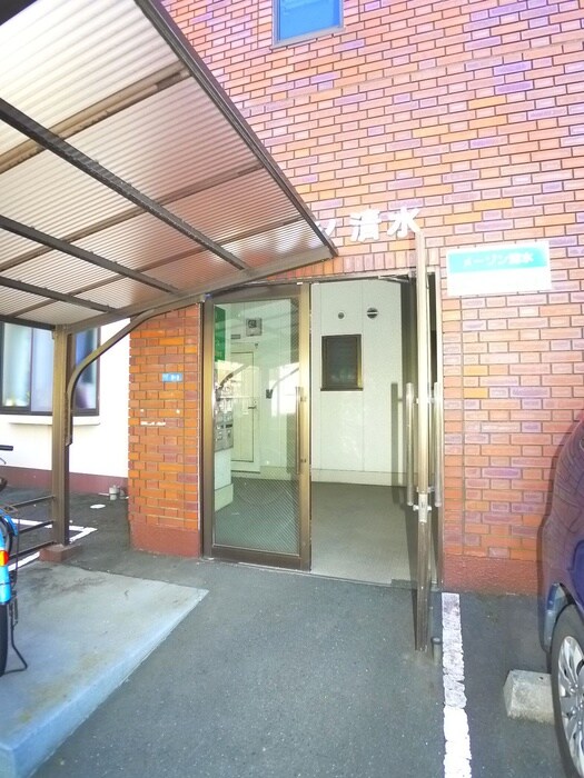 物件外観写真2　(エントランス部分)