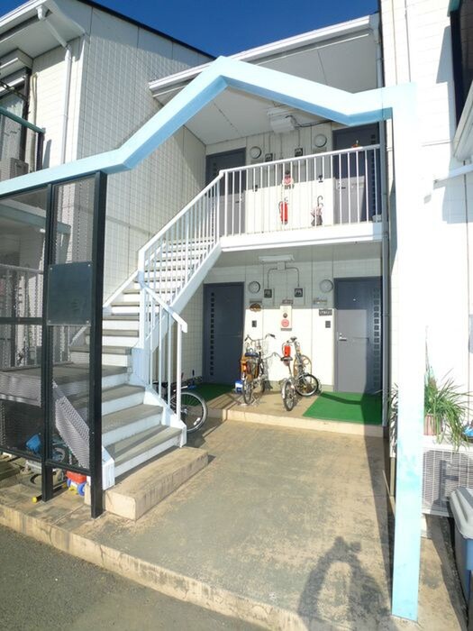 物件外観写真4　(エントランス部分)