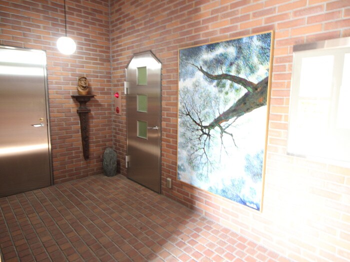 物件外観写真4　(エントランス部分)