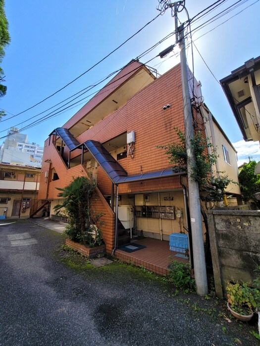 物件外観写真4　(エントランス部分)