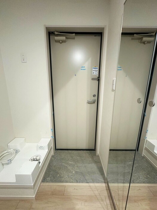 物件内観写真9　(玄関)