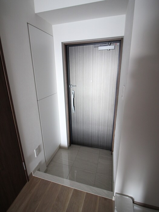 物件内観写真7　(玄関)