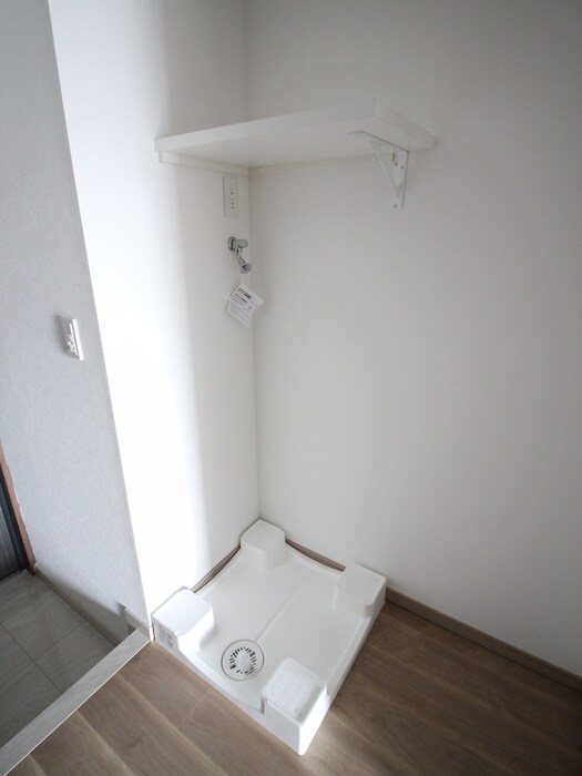 物件内観写真9　(洗濯機置場)