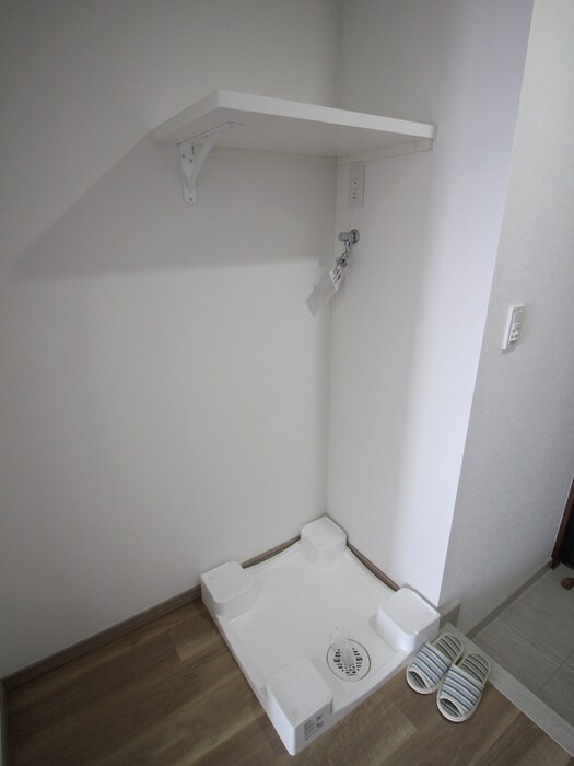 物件内観写真18　(洗濯機置場)