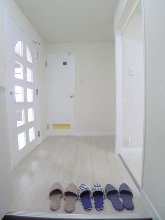 物件内観写真7　(玄関)