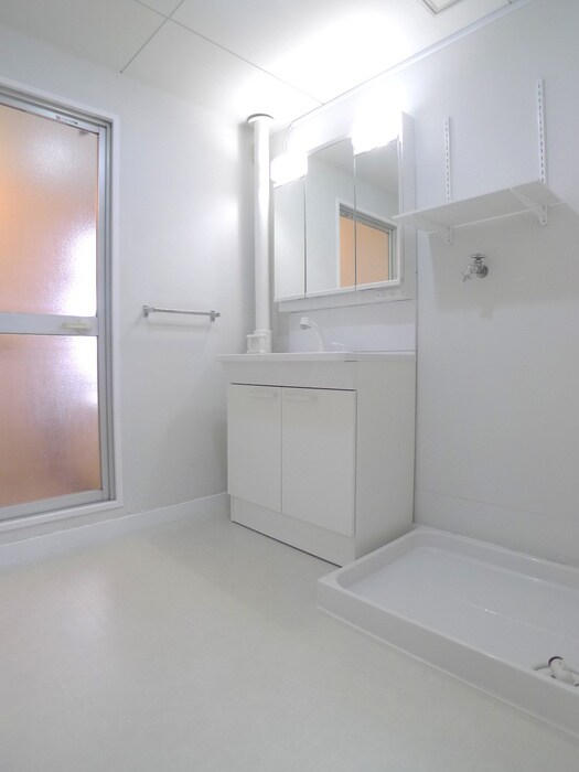 物件内観写真14　(洗濯機置場)