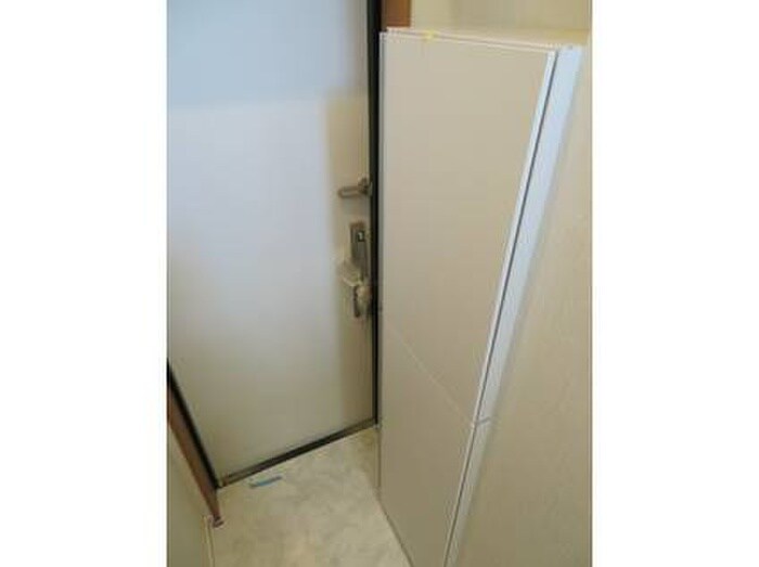 物件内観写真7　(玄関)