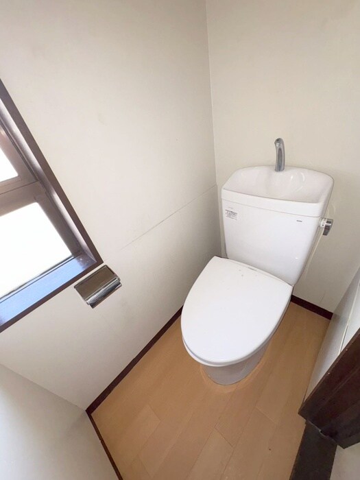 物件内観写真14　(トイレ)