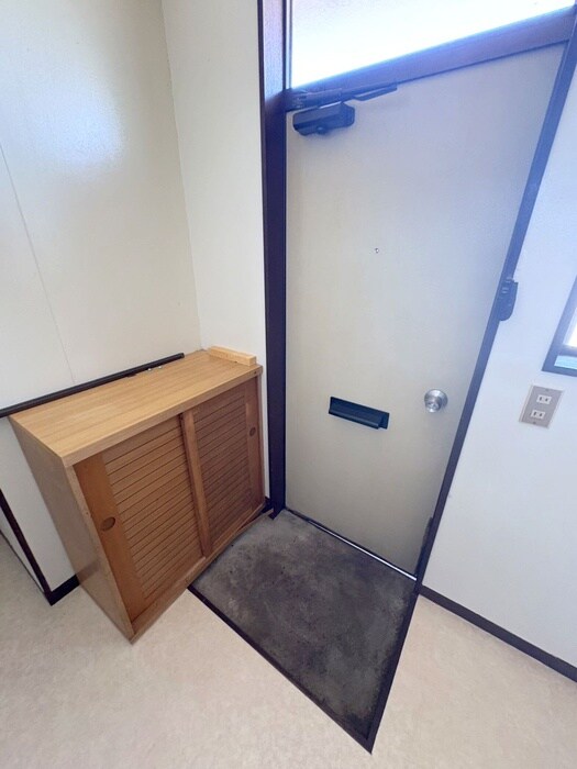 物件内観写真15　(玄関)