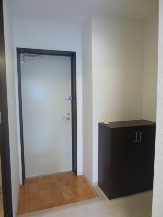 物件内観写真16　(玄関)