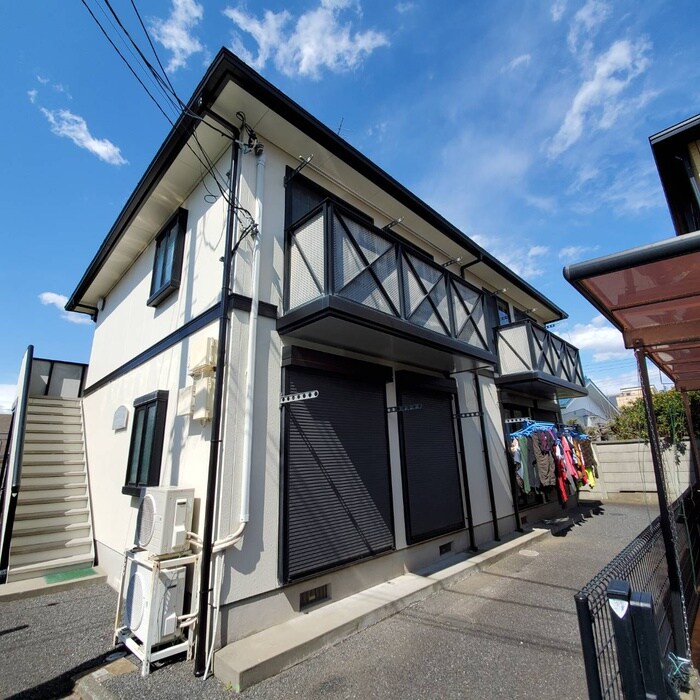 物件外観写真3　(エントランス部分)